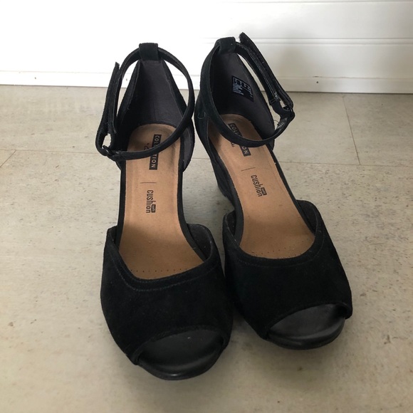 SEEKING* Clark’s Suede Peep Toe Wedges (do you have these? - Picture 4 of 9